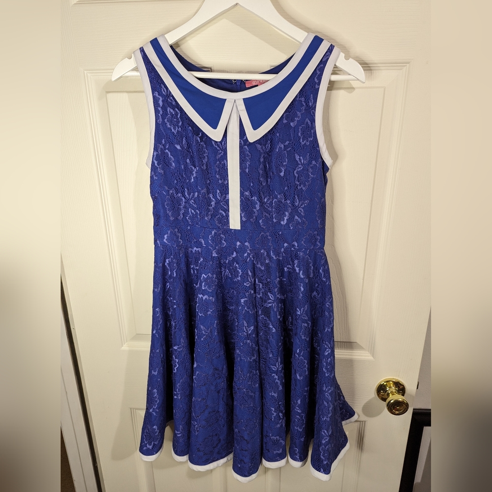 Minuet Blue And White lace dress with sailor collar size medium
